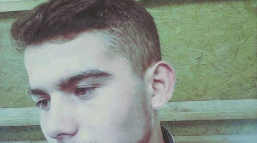 &Ccedil;atıdan d&uuml;şen gen&ccedil; hayatını kaybetti