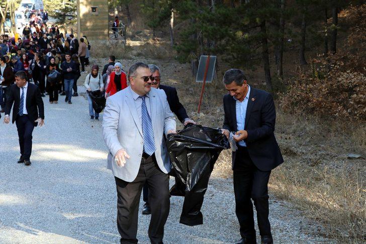 Çankırı'da öğrenciler mesire alanında 5 ton çöp topladı G2