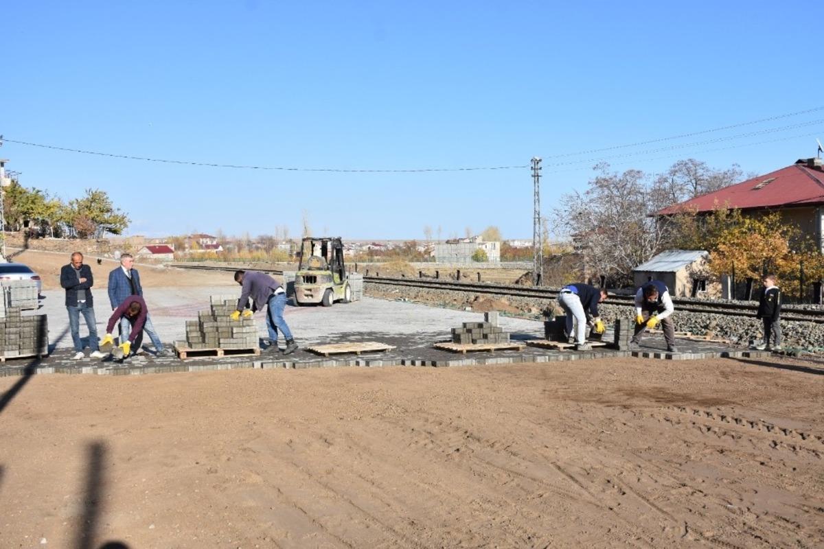 Başkan Yardımcısı Korkmaz, belediyenin devam eden &ccedil;alışmalarını inceledi