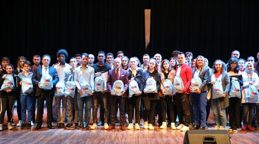 Hediyeler Başkan Aydıner&rsquo;den