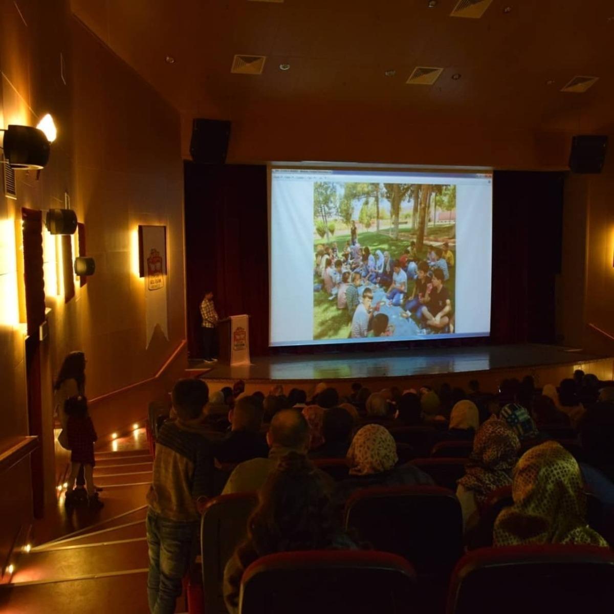 &Ccedil;ocuklar kendi g&uuml;nlerinde g&ouml;n&uuml;llerince eğlendi