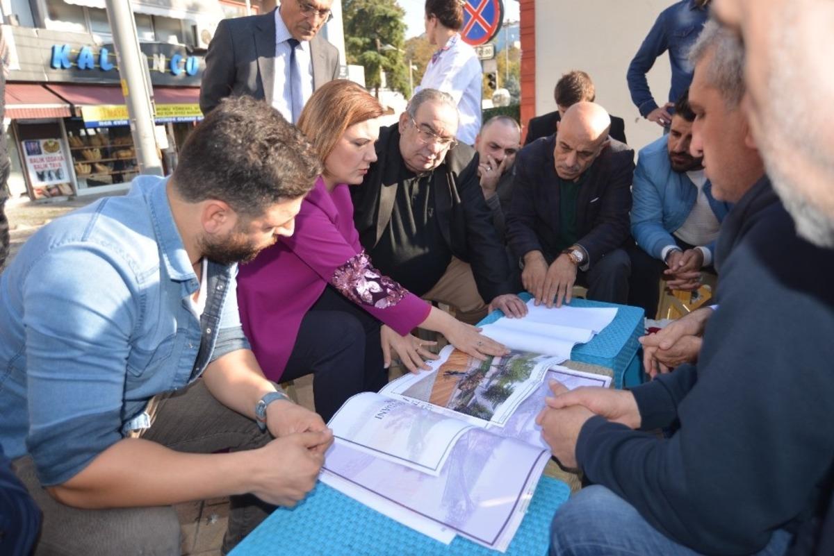 Başkan H&uuml;rriyet, Halkavi problemi i&ccedil;in esnafla buluştu