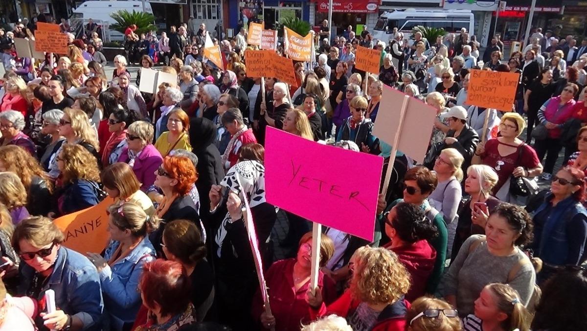 Edremit&rsquo;te "1919&rsquo;dan 2019&rsquo;a Kadın Buluşması" ger&ccedil;ekleştirildi