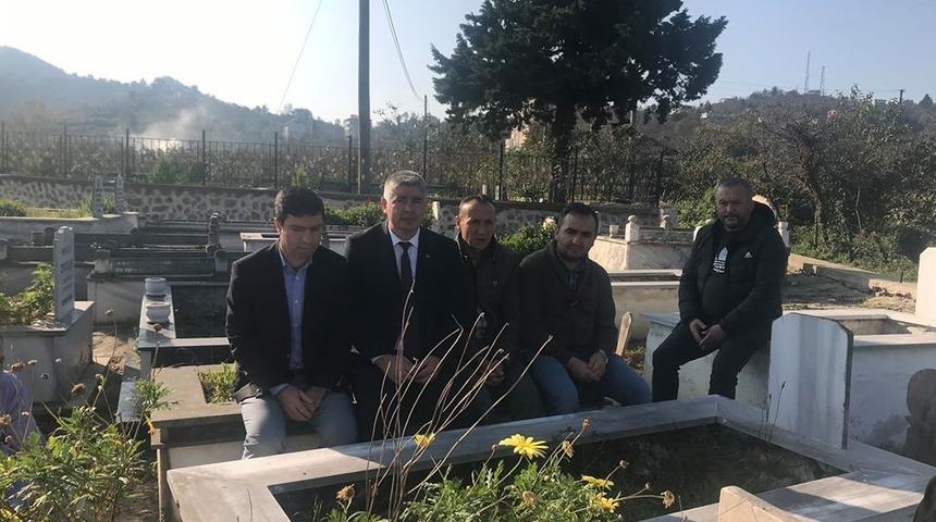 İmam Hatiplilerden vefat eden öğretmelere vefa