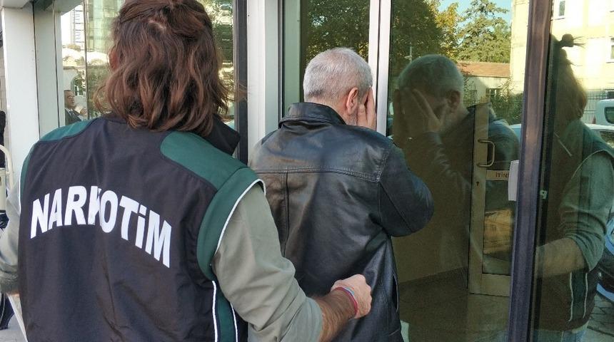 Evinde esrar ele geçen şahsa adli kontrol