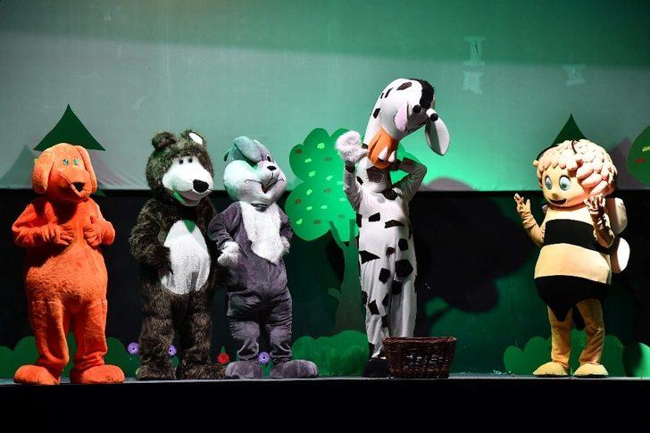 Isparta Belediyesi Şehir Tiyatrosu’ndan çocuklara Neşeli Orman Müzikali G1