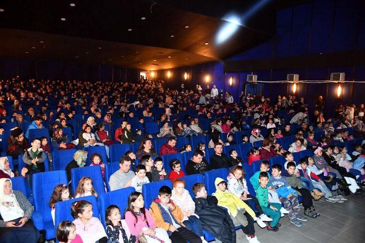 Isparta Belediyesi Şehir Tiyatrosu’ndan çocuklara Neşeli Orman Müzikali G3