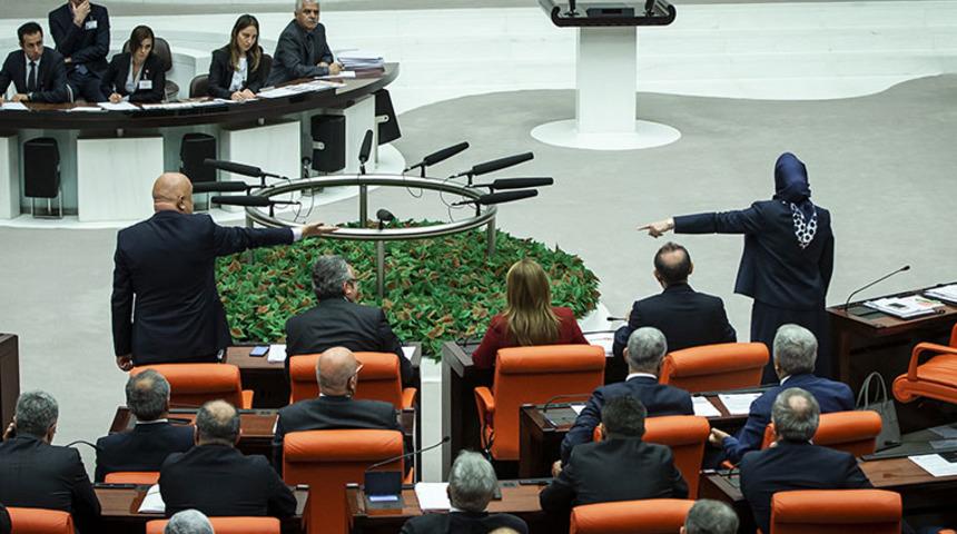 AK Parti'li Özlem Zengin: Cumhuriyet kadını üzerinden kadına yönelik şiddet var