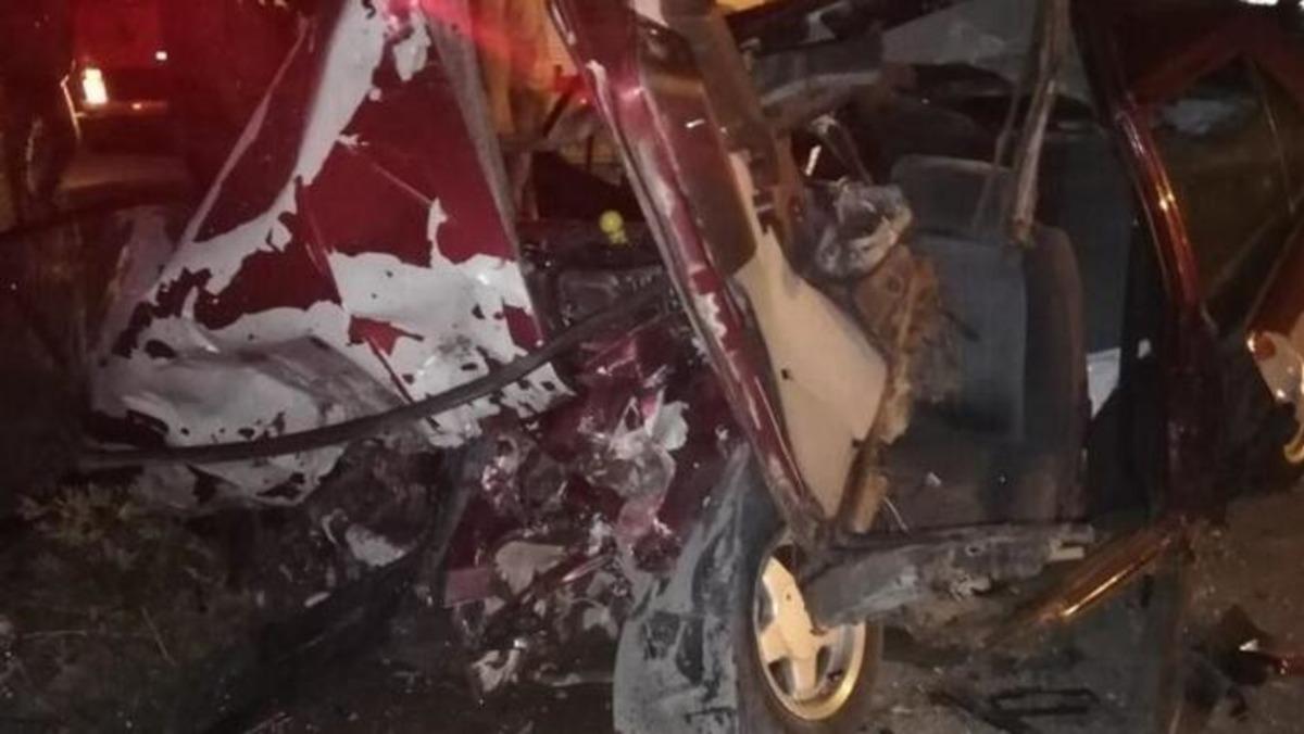 Otomobille trakt&ouml;r kafa kafaya &ccedil;arpıştı: 1 &ouml;l&uuml;, 3 yaralı