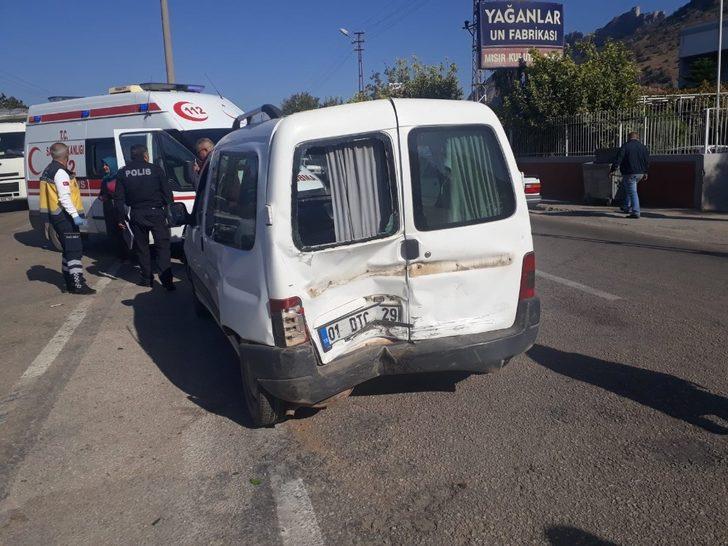 Adana’da trafik kazası: 3 yaralı G4