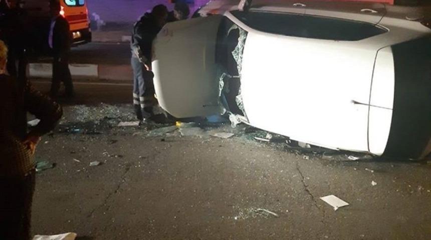 Hatay'da feci kaza! Araçlardan biri çarpışmanın şiddetiyle devrildi!