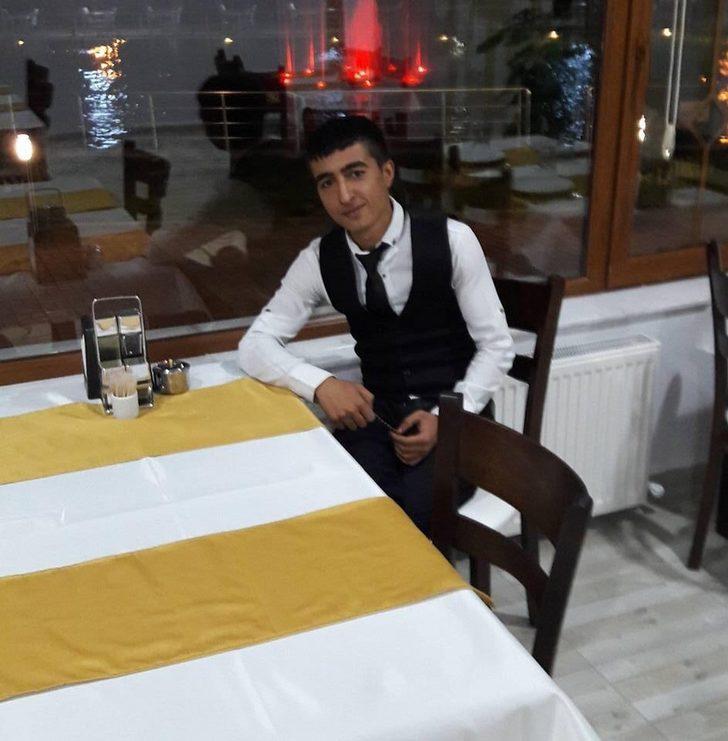 Lokanta çalışanı cinnet getirdi personel ve müşterilere saldırdı: Ölü ve yaralılar var! G3