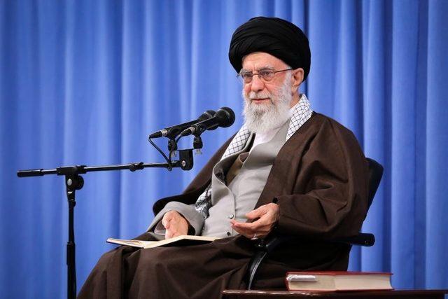 İran'ın dini lideri Ayatullah Ali Hamaney