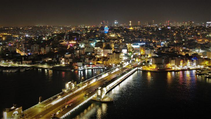 Çocuklar için maviye bürünen Galata ve Beyazıt Kulesi havadan görüntülendi G1