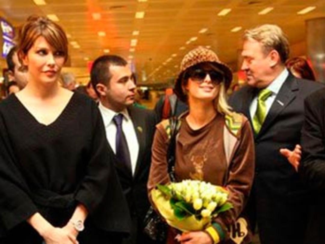 Paris Hilton bug&uuml;n İstanbul'da