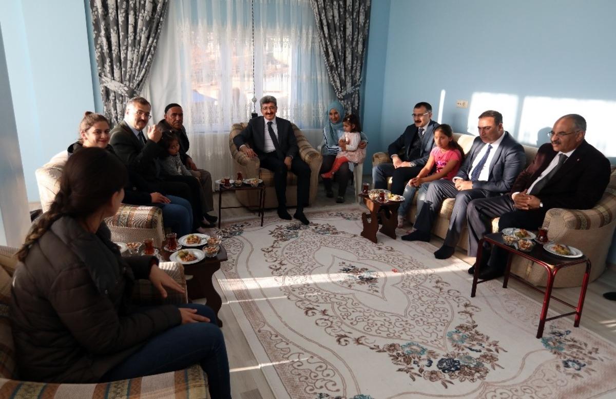 Vali Bilmez&rsquo;den veli-okul işbirliği geliştirme etkinliğine destek