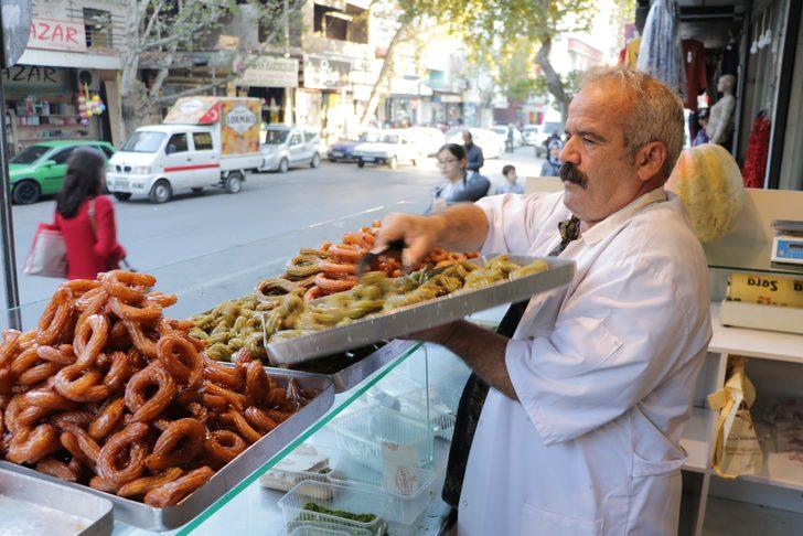 Kıvrım tatlısında ne glikoz var ne de gıda boyası! Almak için sıraya giriyorlar G4