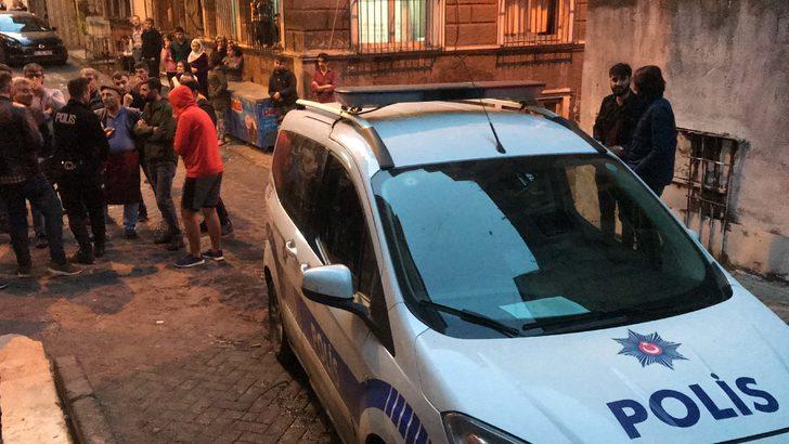 Beyoğlu'nu karıştıran taciz iddiası!  Mahalleli öldüresiye dövdü G4