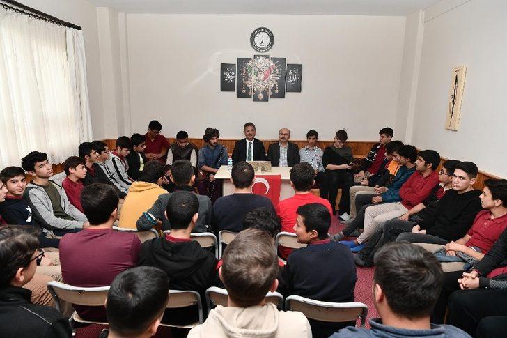 Başkan Köse gençlerle bir araya geldi G4