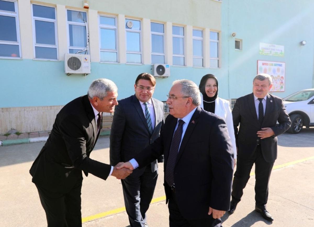 Vali Nayir &ouml;ğretmenlerle bir araya geldi