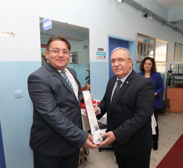 Vali Nayir öğretmenlerle bir araya geldi G3