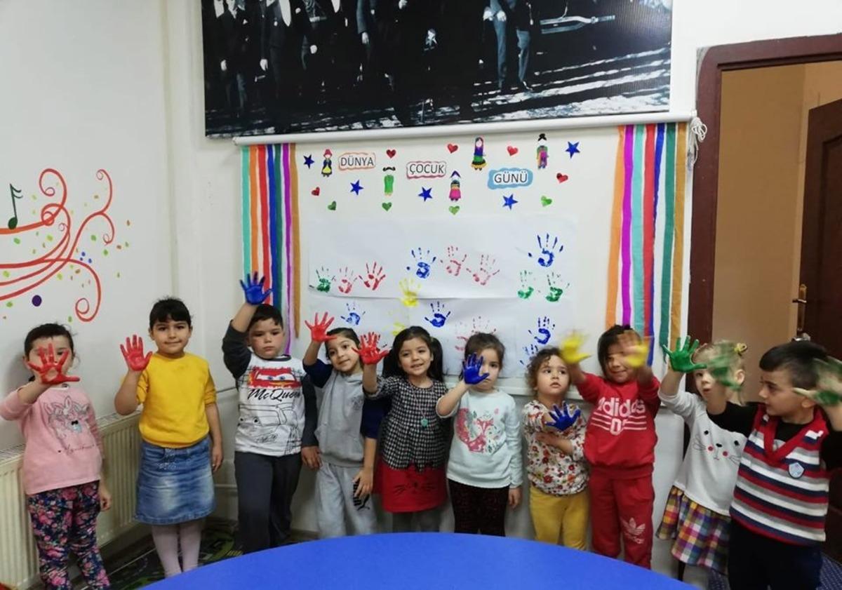 B&uuml;y&uuml;k&ccedil;ekmeceli &ccedil;ocuklar, D&uuml;nya &Ccedil;ocuk Hakları G&uuml;n&uuml;&rsquo;n&uuml; kutladı