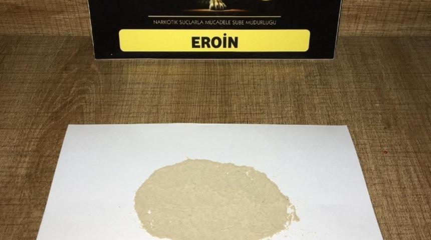 Adıyaman&rsquo;a eroin sokmak isterken yakalandılar