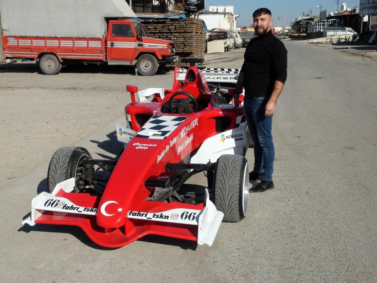 Kaporta ustası kendi imkanlarıyla &lsquo;Formula 1&rsquo; aracı yaptı