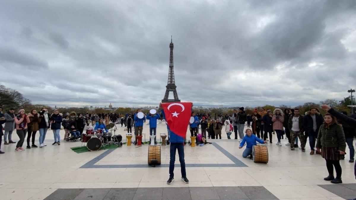 (&Ouml;zel) Eyfel&rsquo;de T&uuml;rk r&uuml;zgarı