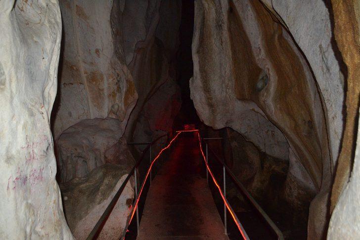 Bursa'daki Oylat Mağarası turistlerin uğrak noktası oldu G3