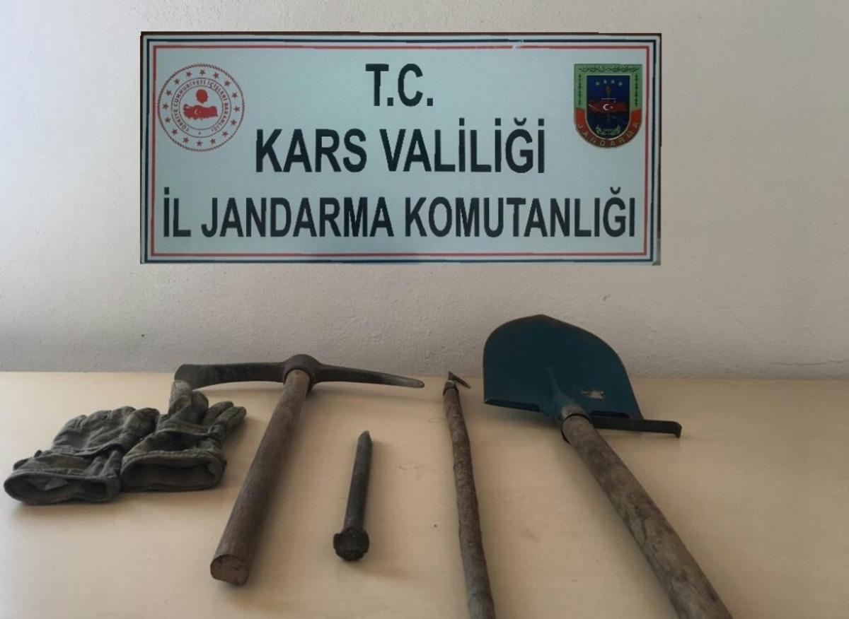 Arpa&ccedil;ay&rsquo;da defineciler su&ccedil;&uuml;st&uuml; yakalandı