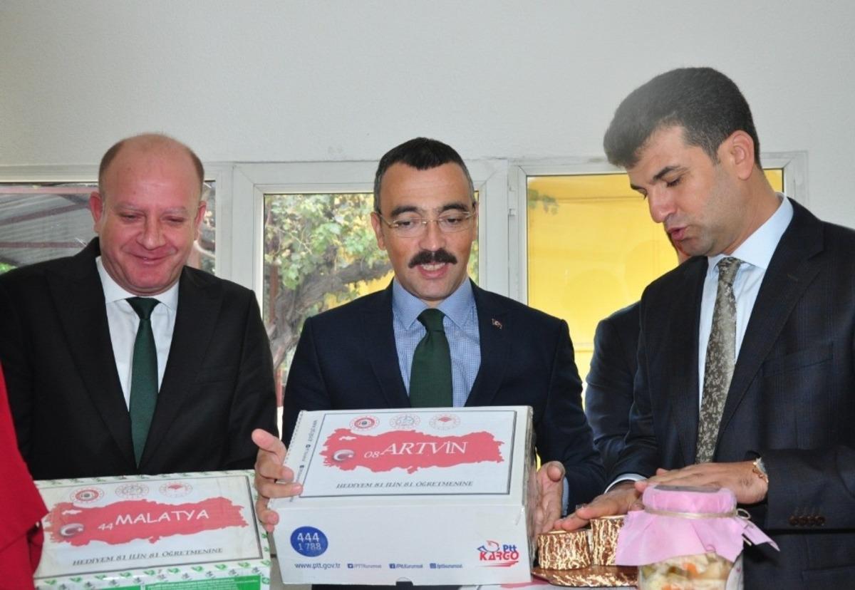 Hediyem 81 ilin 81 &ouml;ğretmenine