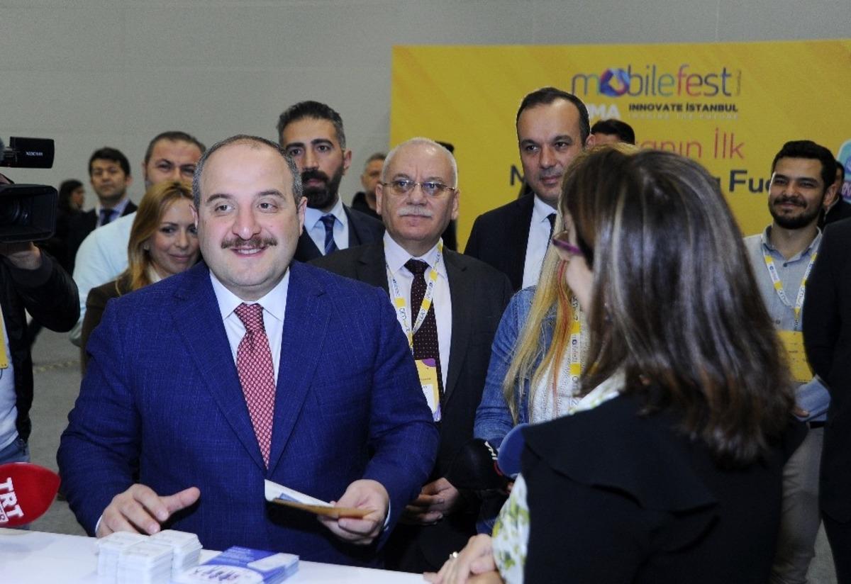 Bakan Varank: "Mobil uygulamaları indirme ve kullanmada d&uuml;nyanın 8&rsquo;inci &uuml;lkesiyiz"