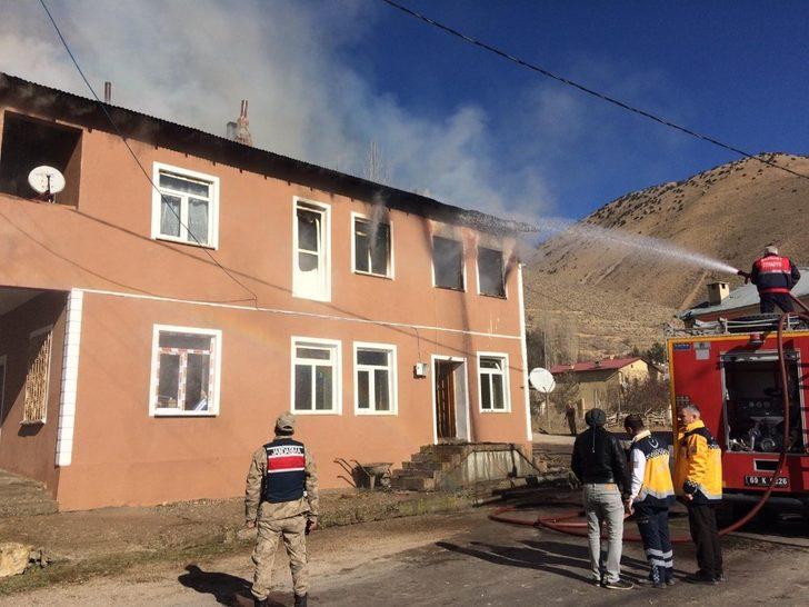 Bayburt’ta yangın faciası! 2 çocuk ve engelli hala hayatını kaybetti G4