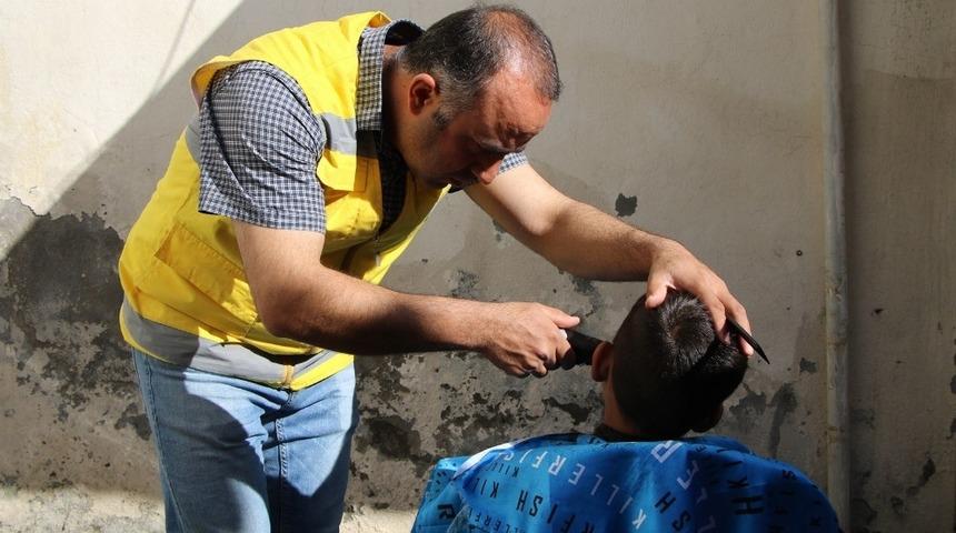 Haliliye&rsquo;de muhta&ccedil; &ccedil;ocuklara kişisel bakım yapıldı