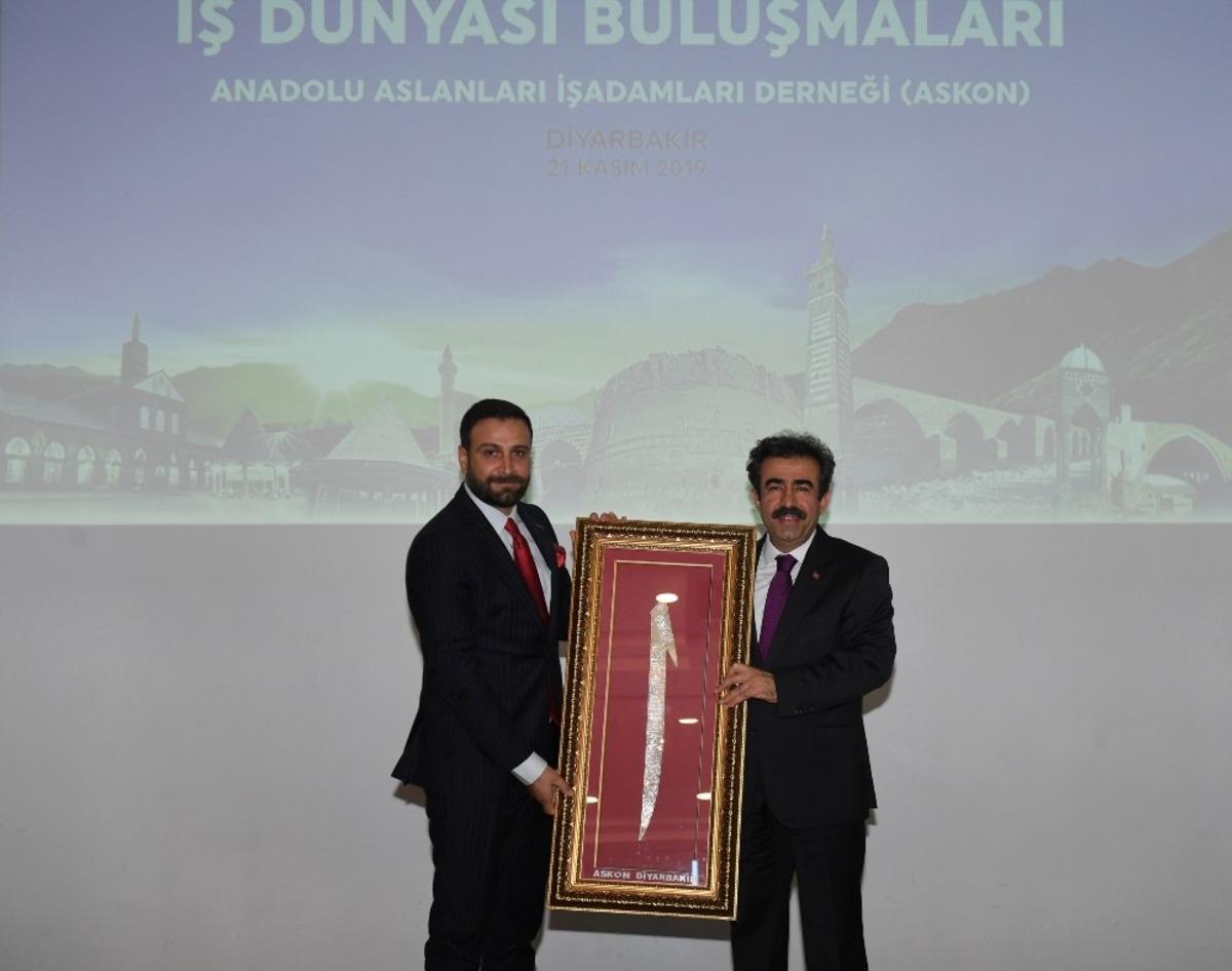 Vali G&uuml;zeloğlu, ASKON Diyarbakır Şube y&ouml;netimiyle bir araya geldi