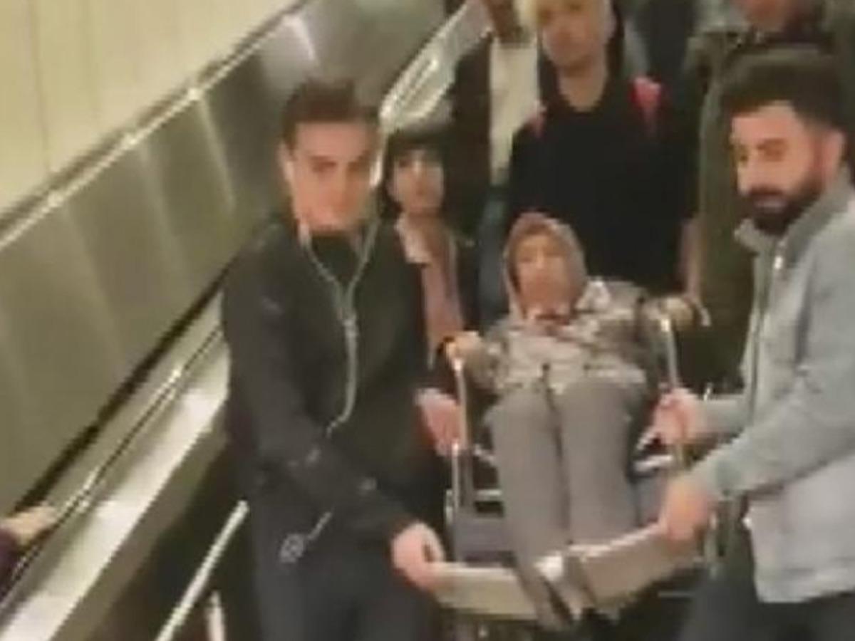 Metrob&uuml;s durağında bozuk asans&ouml;r engeli! &Ccedil;evredekilerin yardımıyla indirildi