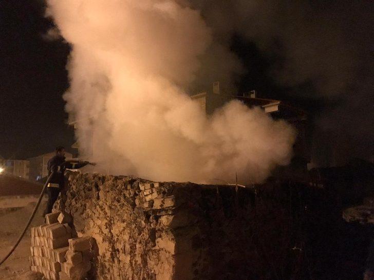 Çaldıran’da odunluk yangını korkuttu G1