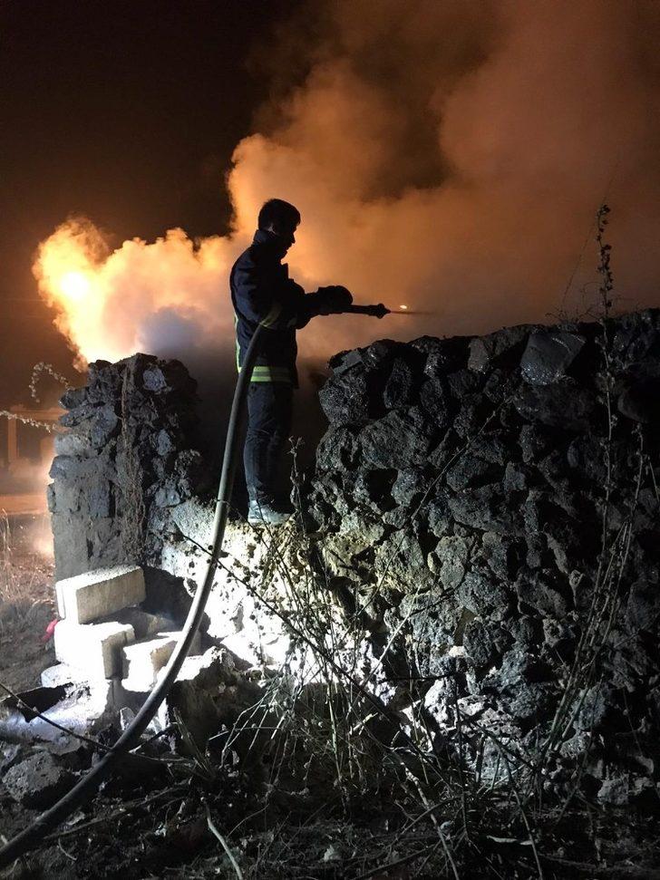 Çaldıran’da odunluk yangını korkuttu G2
