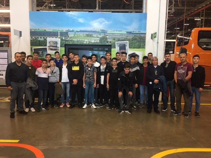 Meslek alanlarını yerinde incelediler G4