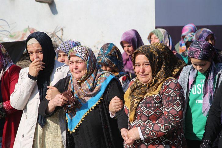 Cezaevi firarisi eşinin öldürdüğü kadın toprağa verildi G1