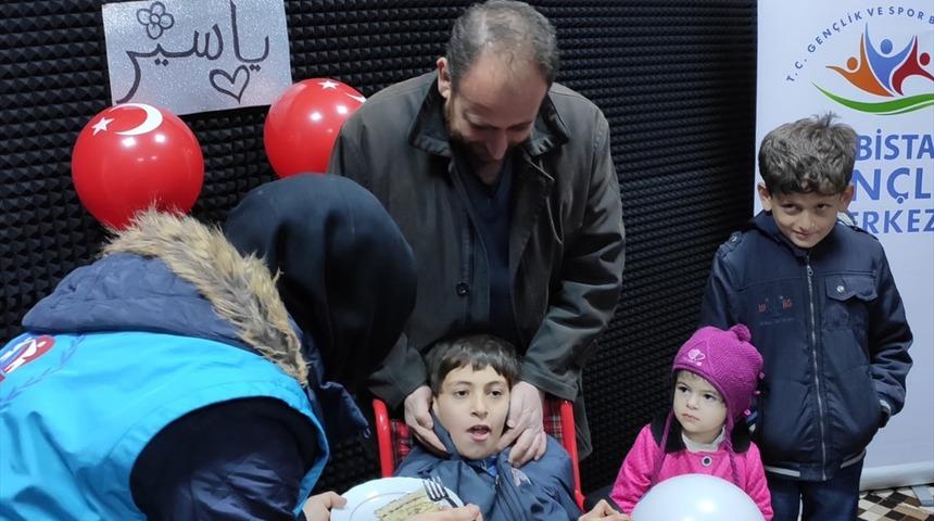 Kahramanmaraş'ta Suriyeli engelli &ccedil;ocuğa doğum g&uuml;n&uuml; s&uuml;rprizi