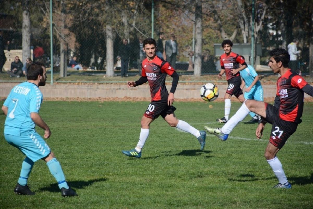 Eğitim Fak&uuml;ltesi lige 3 puanla başladı