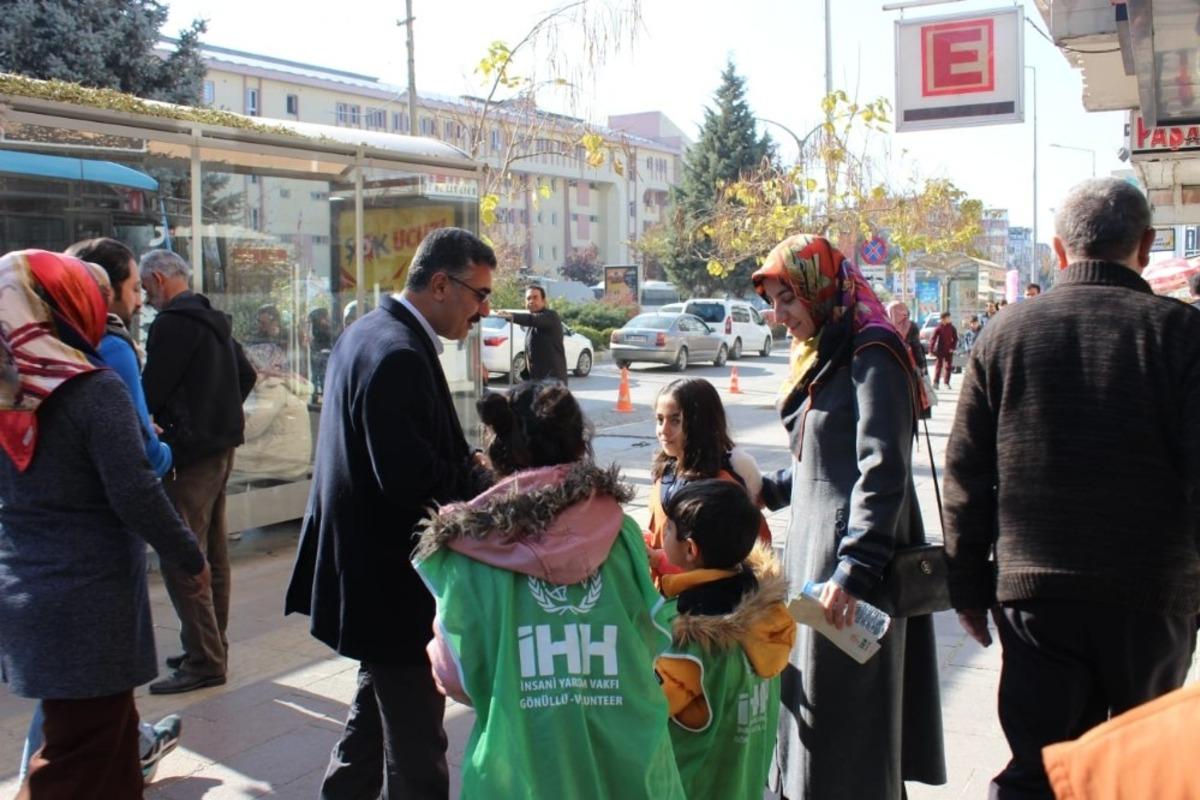 Van İHH&rsquo;dan "D&uuml;nya &Ccedil;ocuk Hakları G&uuml;n&uuml;" etkinliği