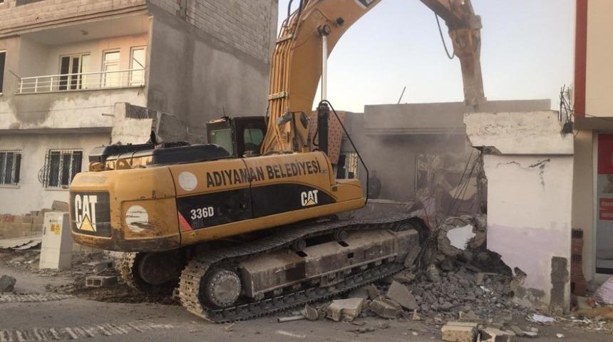 Kamulaştırılan yapıların yıkımı s&uuml;r&uuml;yor