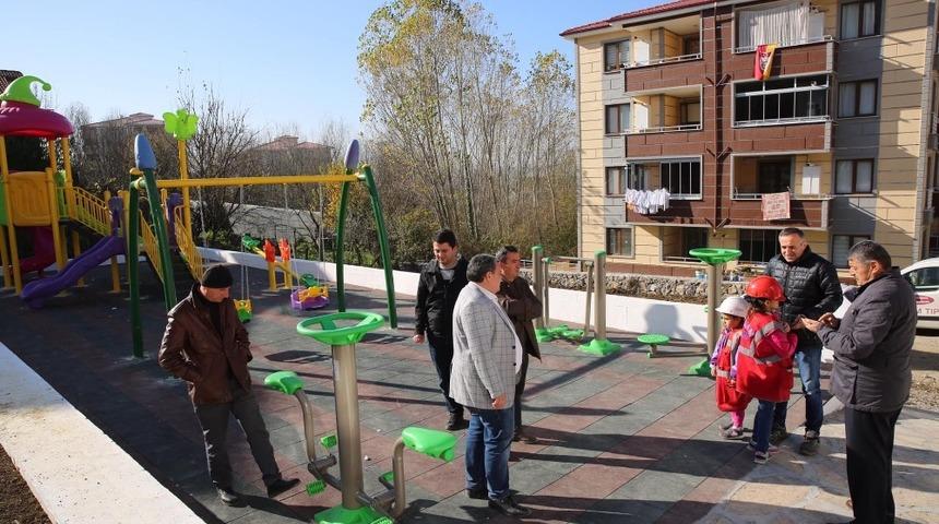 Başkan Akın &ccedil;alışmaları tamamlanan parkı inceledi