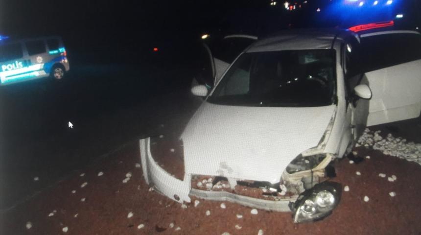 Keşan'da d&uuml;zensiz g&ouml;&ccedil;menleri taşıyan otomobilin kazası sonucu 8 kişi yaralandı