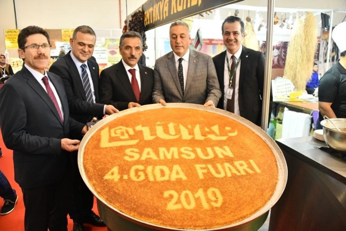 Vali Kaymak: &ldquo;Samsun&rsquo;a &ouml;zg&uuml; &uuml;r&uuml;nler markalaşarak ve coğrafi işaret alarak piyasaya girmeli&rdquo;