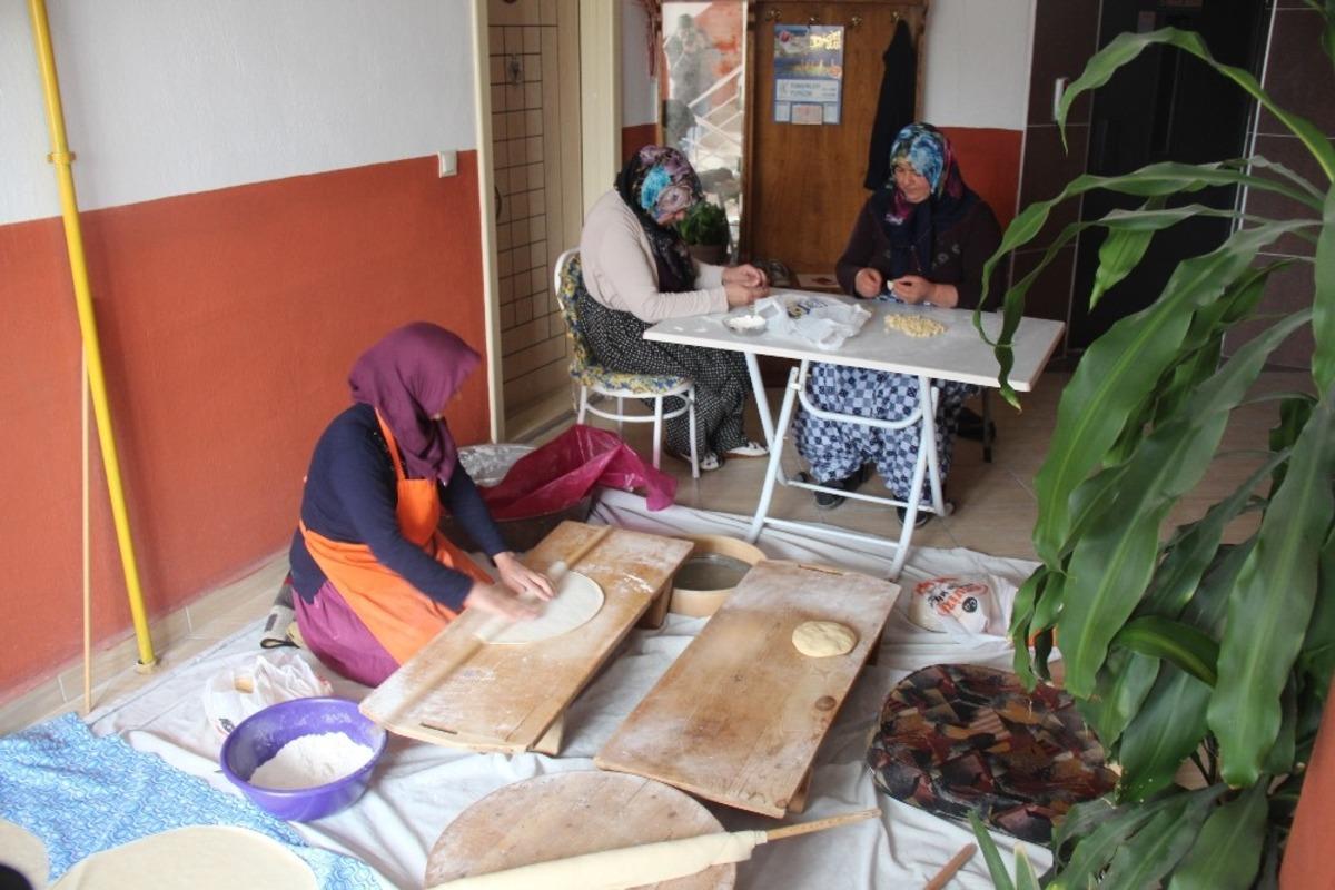 Develi&rsquo;de erişte kesimi başladı