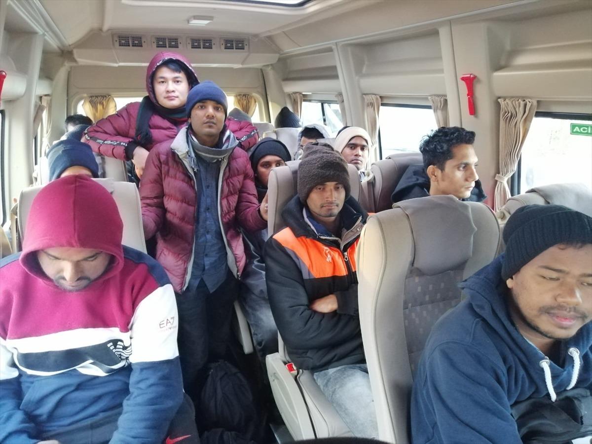 Tekirdağ'da 35 d&uuml;zensiz g&ouml;&ccedil;men yakalandı